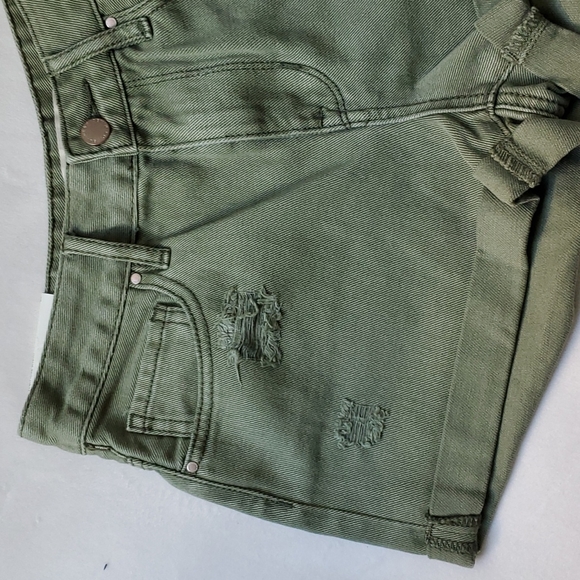 Bullhead Denim Co High Rise Short NWT - Picture 3 of 8